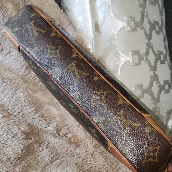 *Sold*Louis Vuitton Marly Dragonne GM - Picture 5 of 12